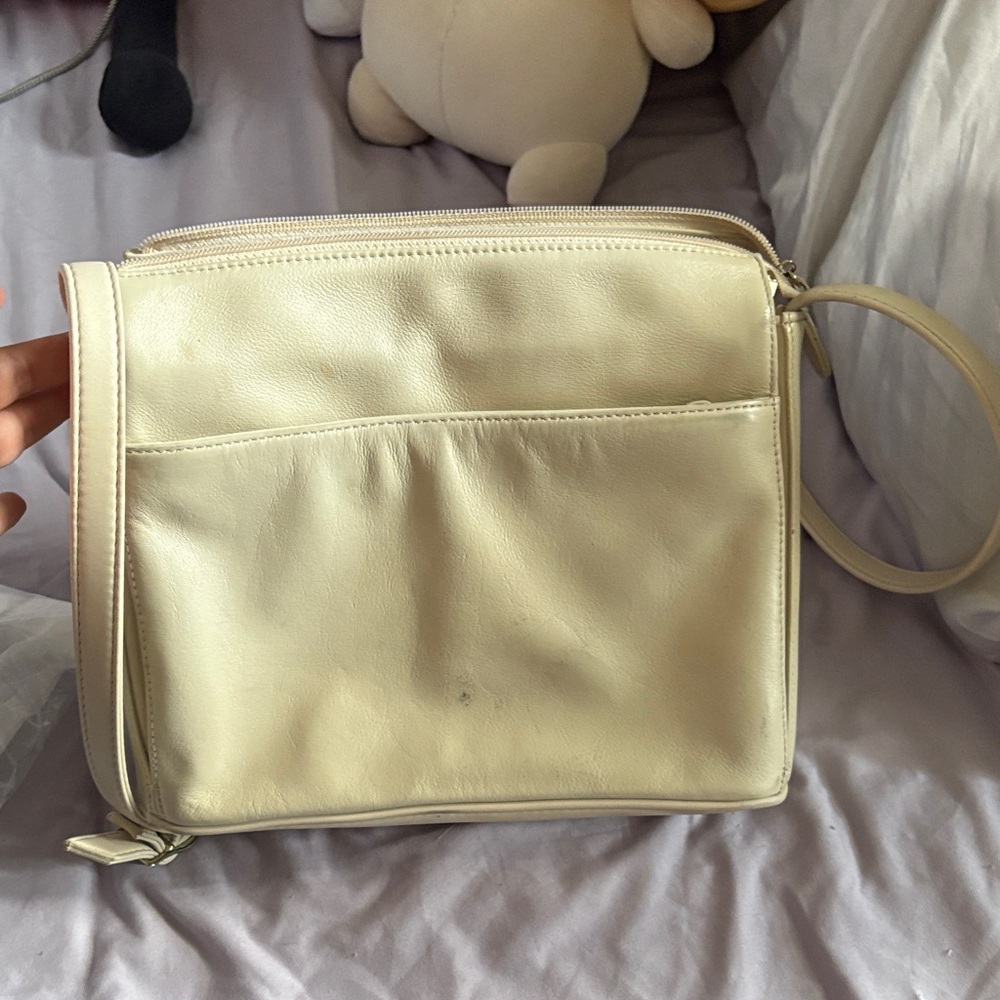 Elegant Cream Shoulder Bag